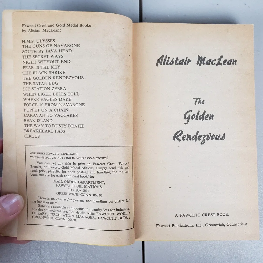 Alistair MacLean The Golden Rendezvous Vintage 1962 Fawcett Crest Paperback Book